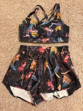 lululemon Veiled Floral Black Multi Hotty Hot 4” Shorts and Energy Bra